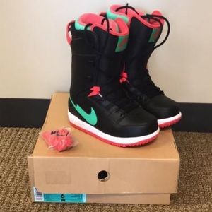 Women's Nike Vapen Snowboarding Boots